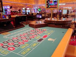 Studio live casino sule toto dengan dealer profesional dan peralatan broadcast berkualitas tinggi
